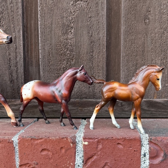 Breyer Trio of Brown and Chestnut Horse Figurines with White Markings - Picture 5 of 10